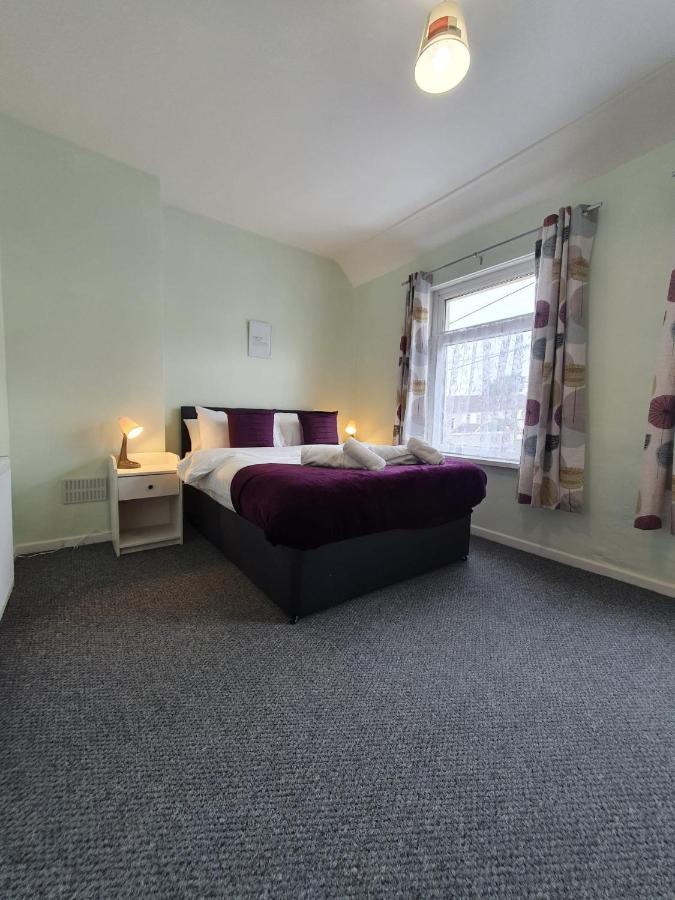 2 Bed House, Contractors & Holiday Guests Welcomed Dowlais Dış mekan fotoğraf