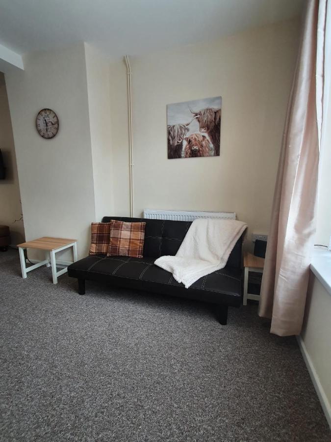2 Bed House, Contractors & Holiday Guests Welcomed Dowlais Dış mekan fotoğraf